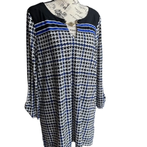 Anne Klein - Picture 2 of 3